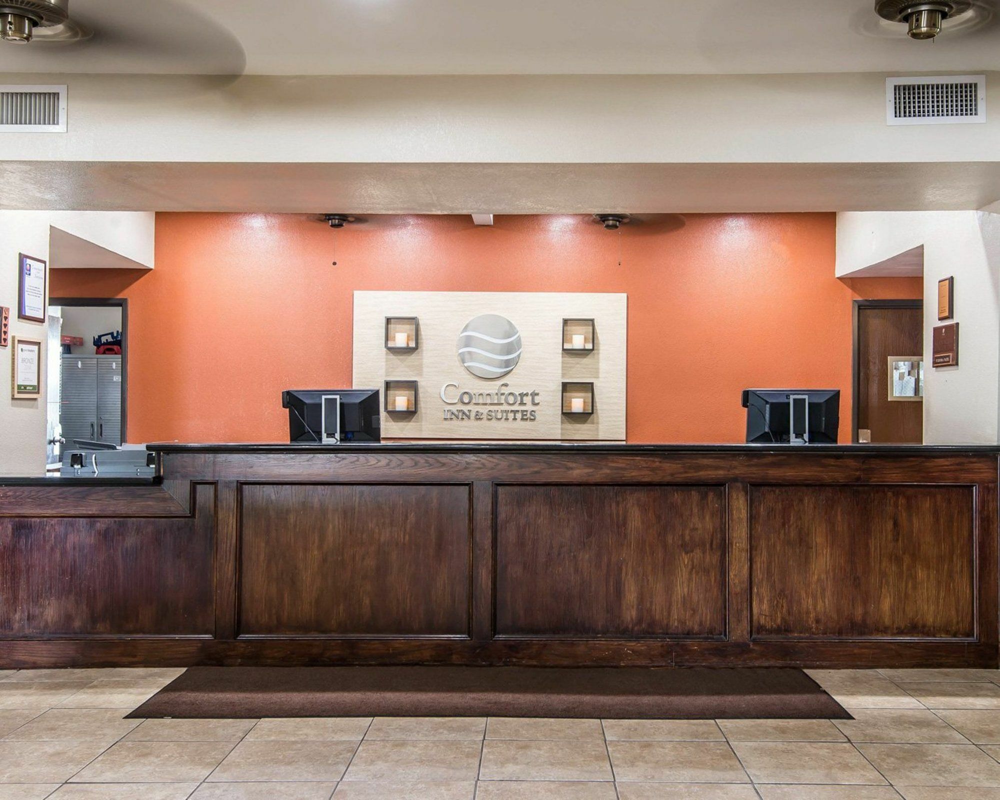Comfort Inn & Suites Kansas City Downtown Exterior foto